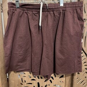 Vuori Pocket Short in Burgundy